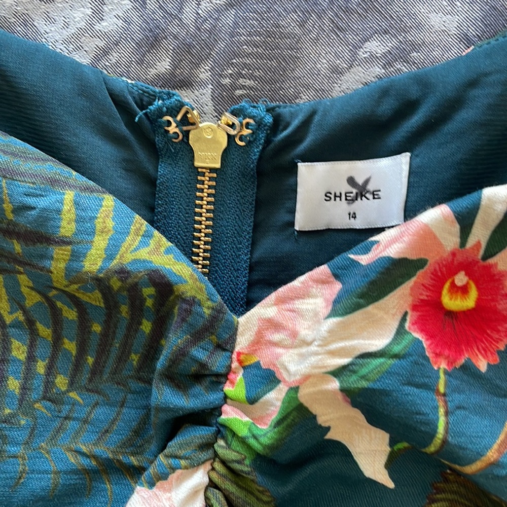 Sheike off shoulder floral top size 14 comfortably too only worn once - Picture 2 of 6